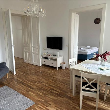 Casa Nostra - Sonnige Wohnung Direkt Am Augarten فيينا المظهر الخارجي الصورة